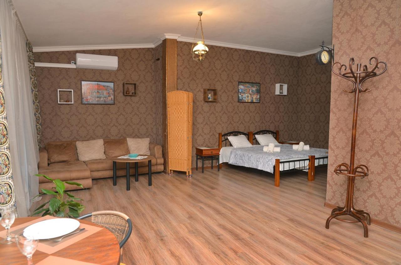 Natia'S Apartment On Dadiani St. ティビリシ エクステリア 写真
