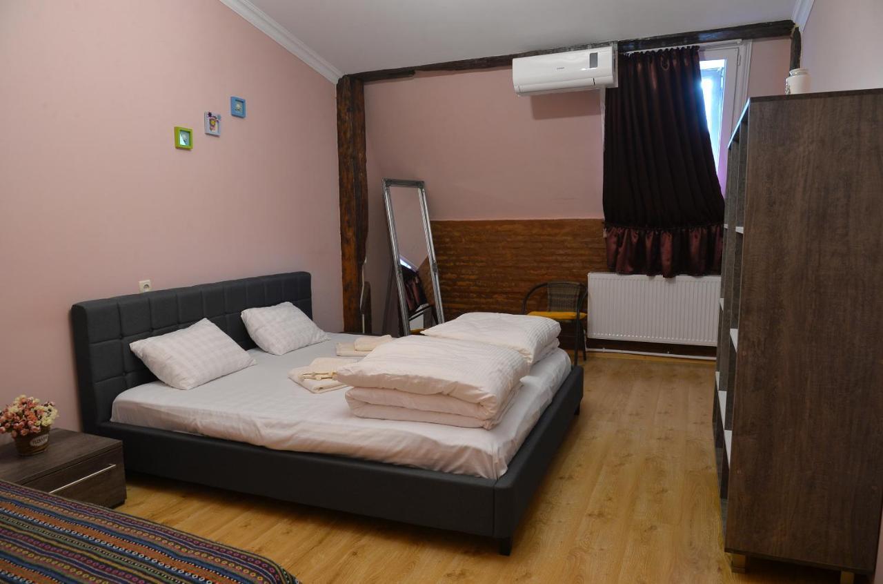 Natia'S Apartment On Dadiani St. ティビリシ エクステリア 写真