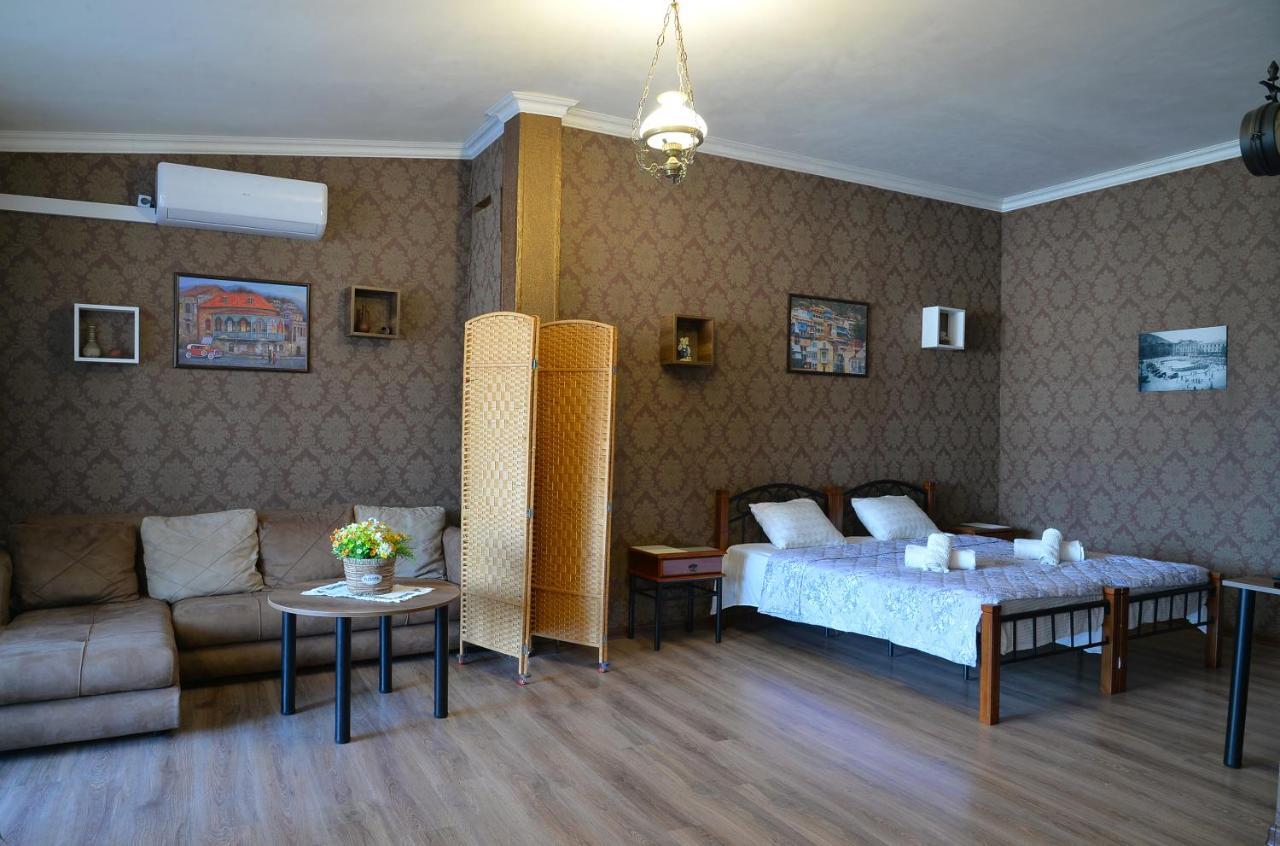 Natia'S Apartment On Dadiani St. ティビリシ エクステリア 写真