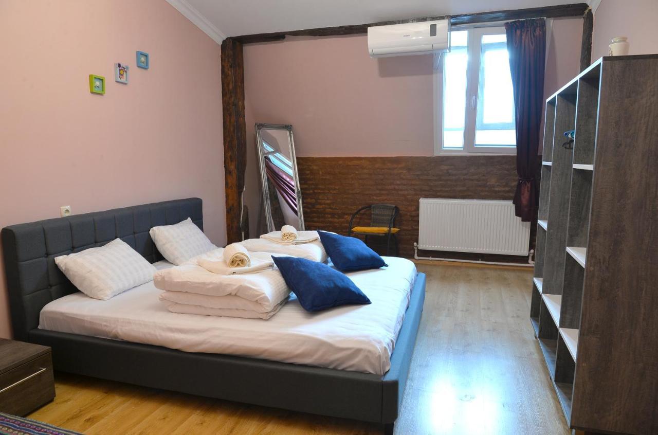 Natia'S Apartment On Dadiani St. ティビリシ エクステリア 写真