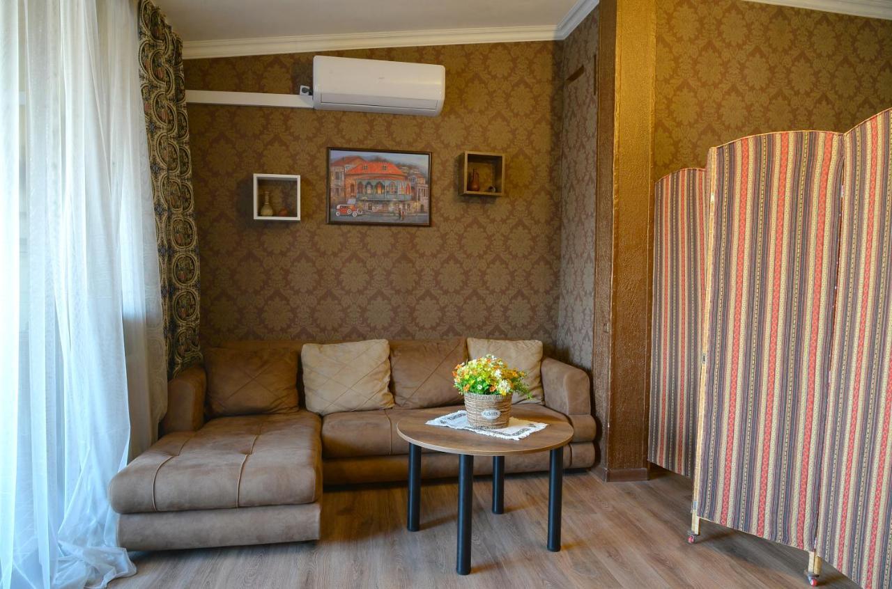 Natia'S Apartment On Dadiani St. ティビリシ エクステリア 写真